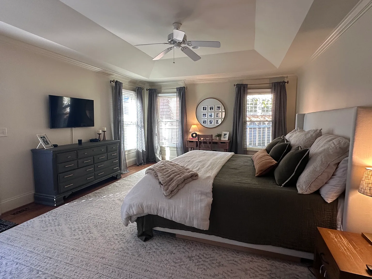 3 bed, 1832 sqft, $4,400 — Photo 3