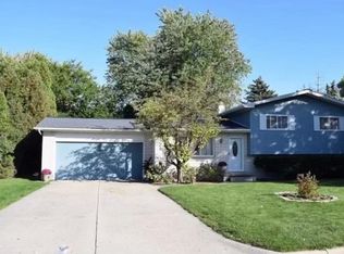 4741 Foxcroft Dr, Bay City, MI 48706