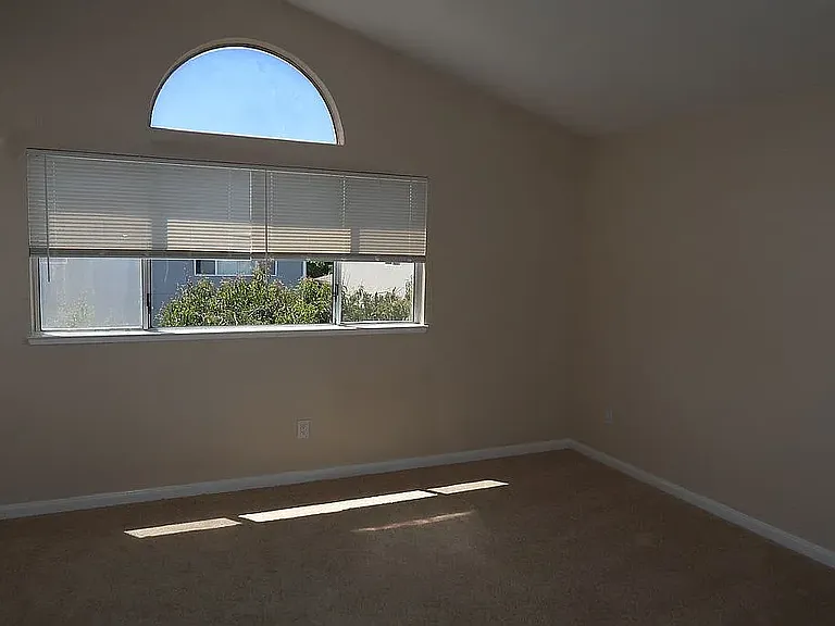 701 Deerfield Dr — Photo 16