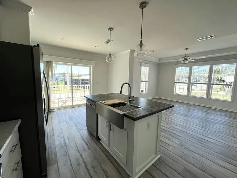 115 N Lake Dr #804 — Photo 2