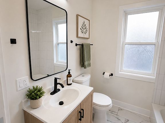 3rd image of 6807 S Artesian Ave #2