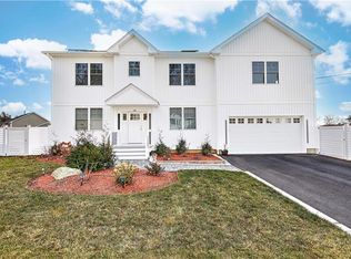 100 Priscilla Dr, Cranston, RI 02921