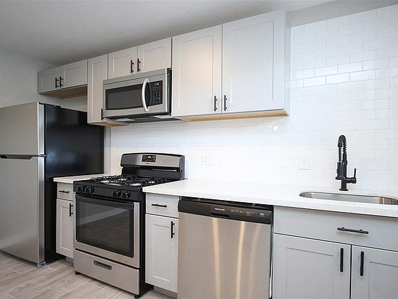 2nd image of 5201 Crawford St APT 2