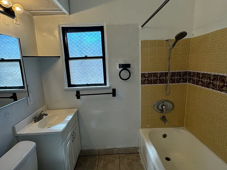 10716 Ralston Ave — Photo 8