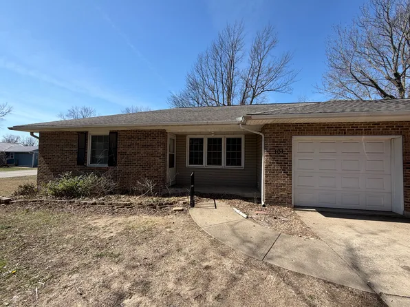 101 Meadow Ln, Warrensburg, MO 64093