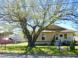 310 N Victory St, Graham, TX 76450