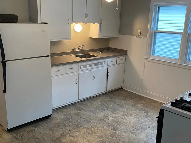 24 Alsace Ave #2 — Photo 6
