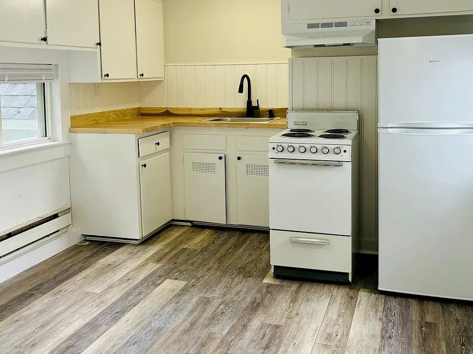 6 Acorn St #6F