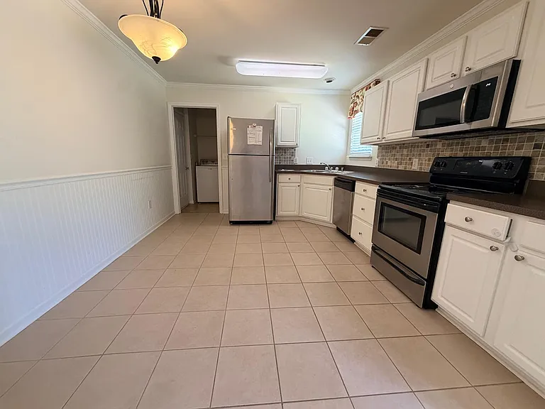 1409 Scarlett Way — Photo 8