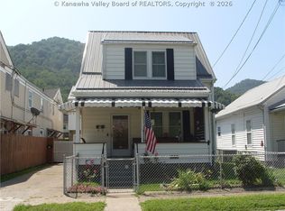 717 5th Ave, Montgomery, WV 25136