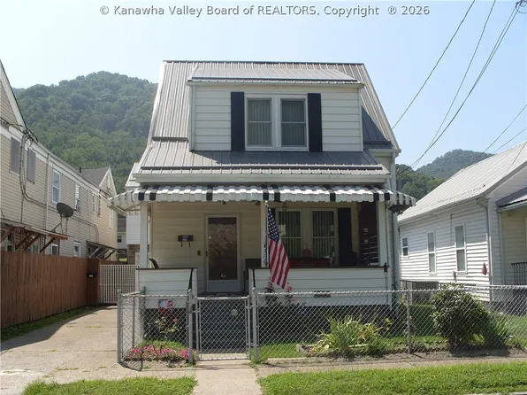 717 5th Ave, Montgomery, WV 25136