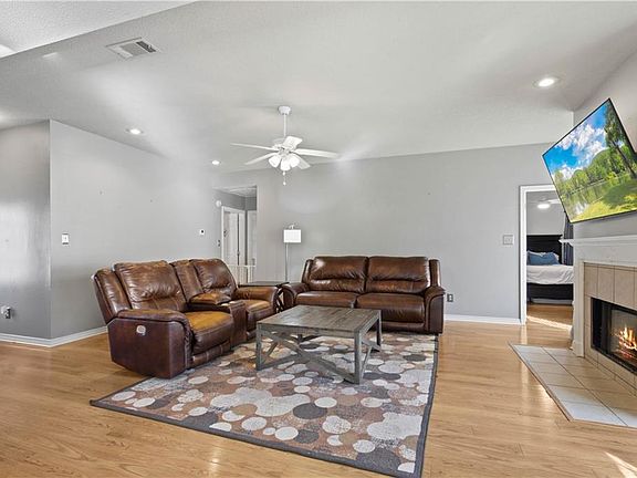 4th image of 70476 2nd St