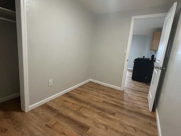 805 Summer Ave #A — Photo 3