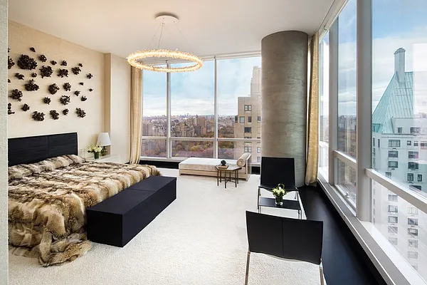 Sold by Extell Marketing Group | media 17