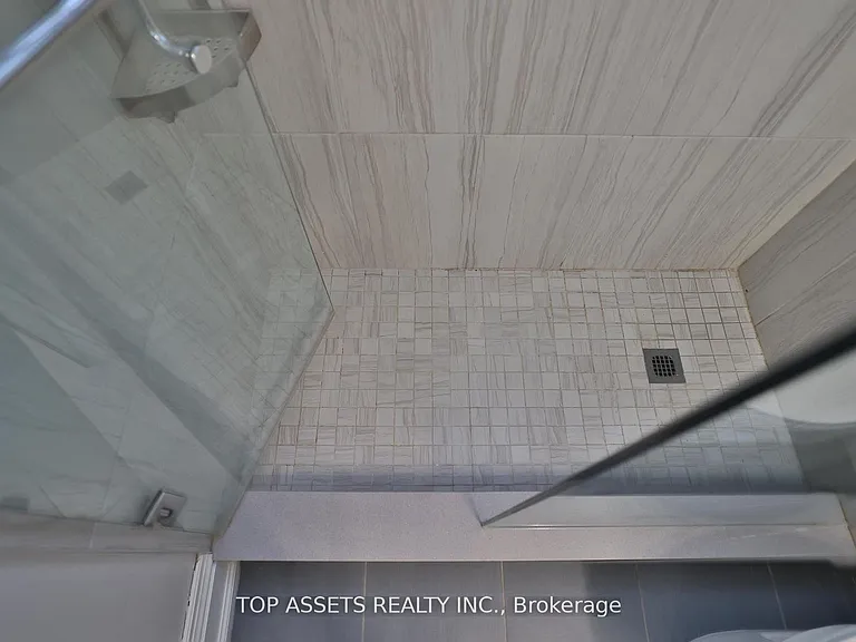 54 Madawaska Ave #BASEMENT — Photo 14