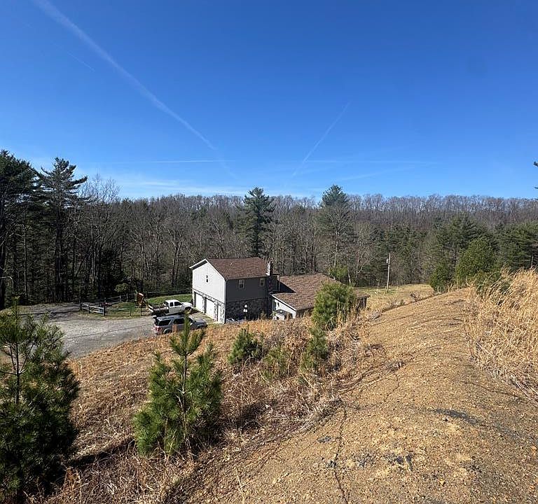 1st image of 260 Hoye Rd