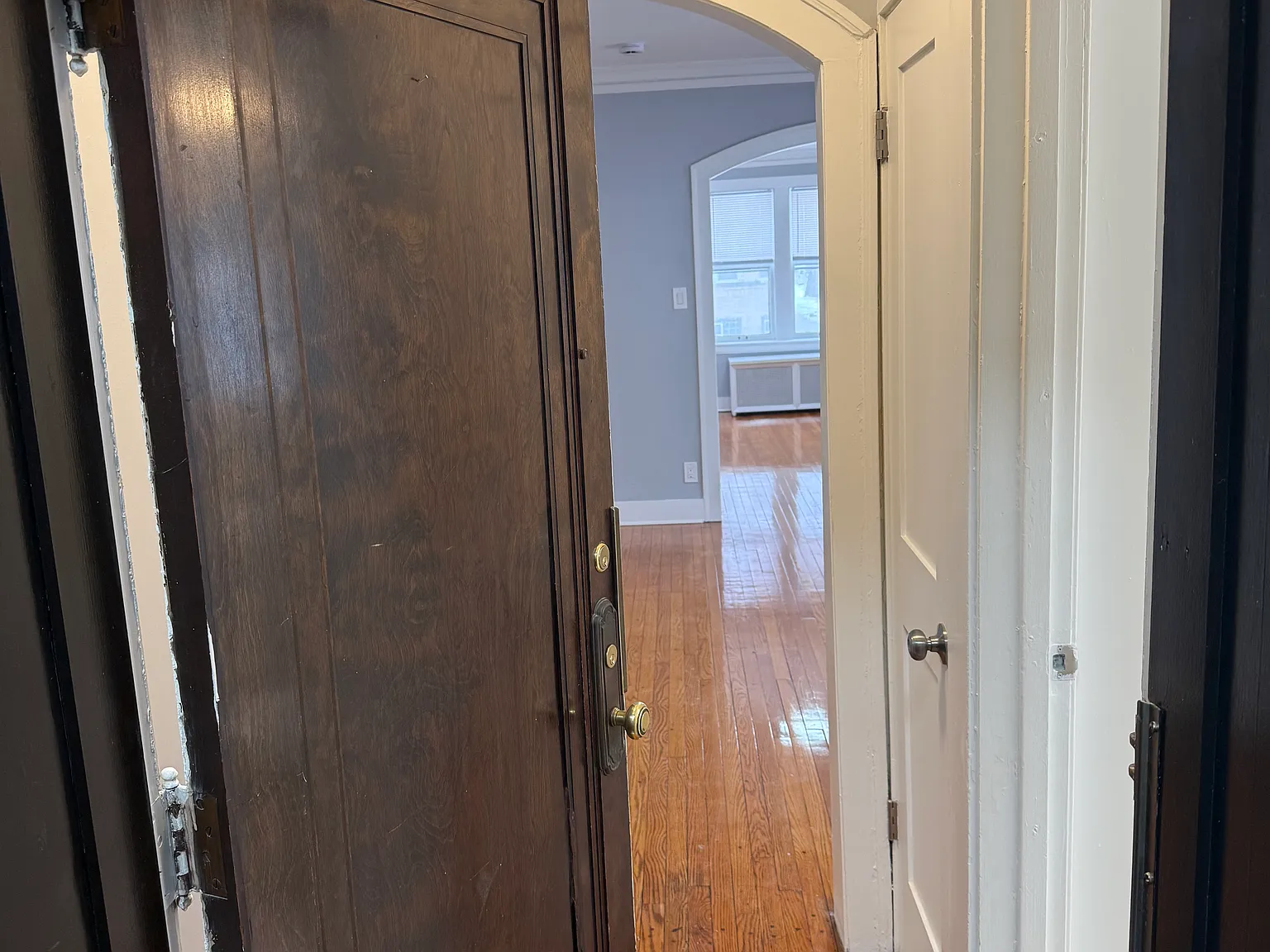 2 bed, 1000 sqft, $1,850 — Photo 2