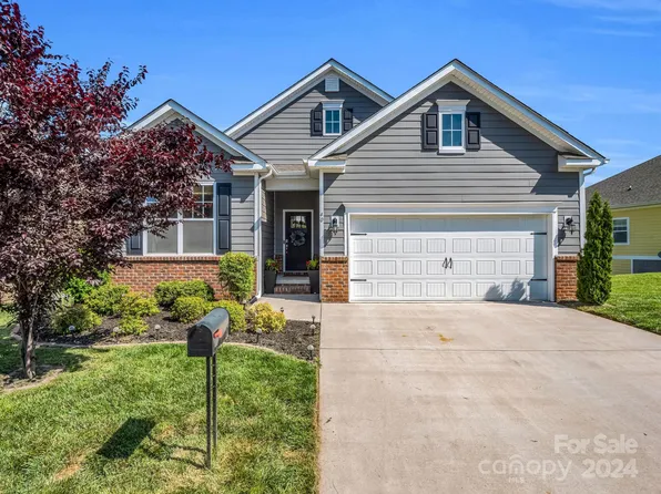 40 Rose Creek Rd, Leicester, NC 28748