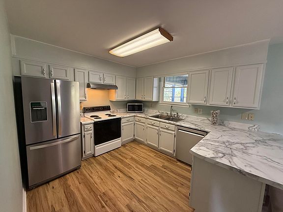 5th image of 1717 Vandergriff Rd