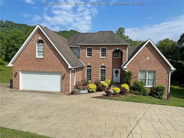523 Dogwood Dr, Peytona, WV 25154