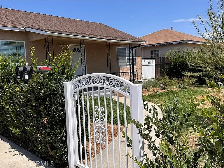 3827 Esmeralda Ave — Photo 11