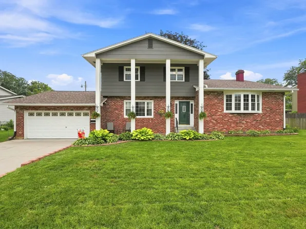 2305 E 32nd St, Davenport, IA 52807