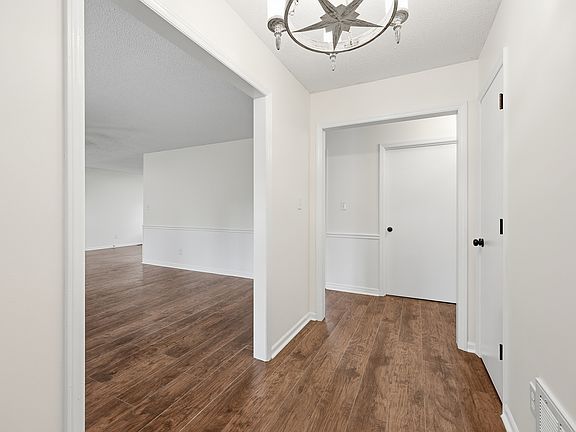 2nd image of 224 Yamasee Rd