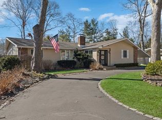 7 Homewood Dr, Hampton Bays, NY 11946