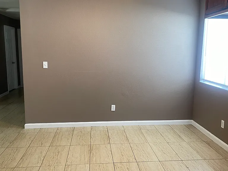 730 Benson Ave — Photo 7