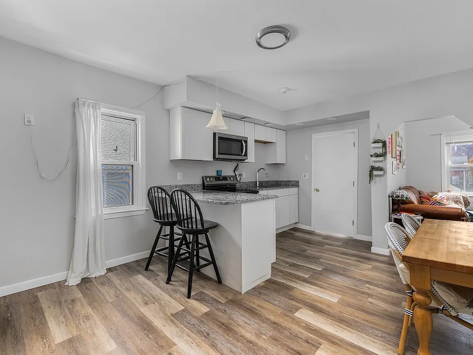 41 E Transit St #2R