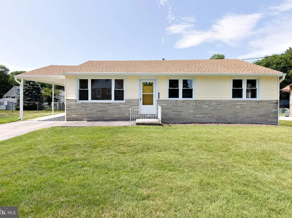 326 Hillcrest Ln, Blackwood, NJ 08012