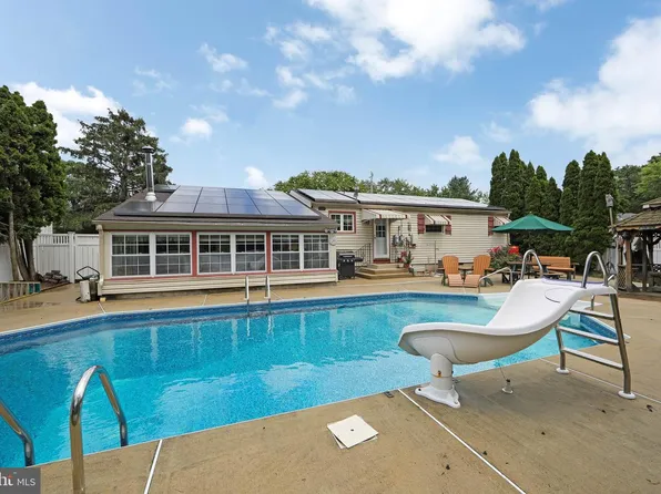 1209 Cedar Dr, Pine Hill, NJ 08021