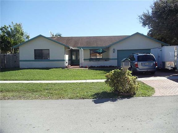 5th image of 740 SW 158th Ln