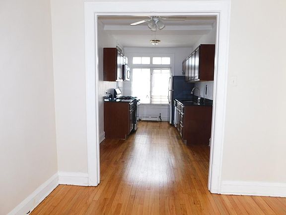4th image of 913 Elmwood Ave #22-2C