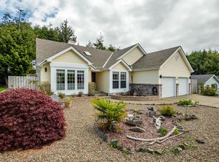 1385 SW Fairway Dr, Waldport, OR
