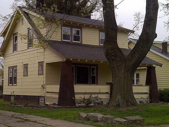 2nd image of 3920 Howard St