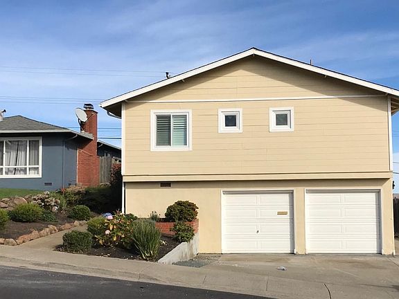 2nd image of 3220 Geoffrey Dr