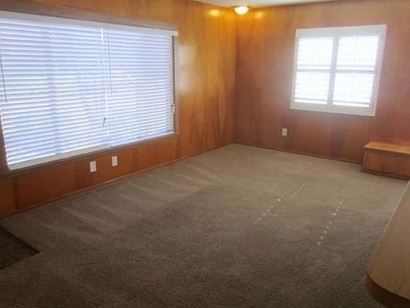 4th image of 1550 Toluca Dr