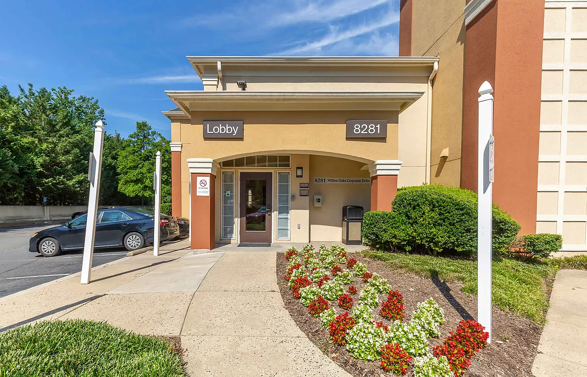 Exterior - Washington, D.C. - Falls Church - Merrifield