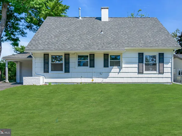 46 Snowflower Ln, Willingboro, NJ 08046