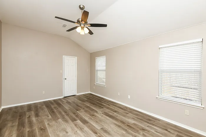 420 Heritage Dr — Photo 9
