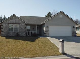 50 Lyle Loop, Selah, WA 98942