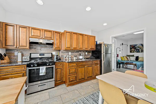 Rented by The Agency | media 14