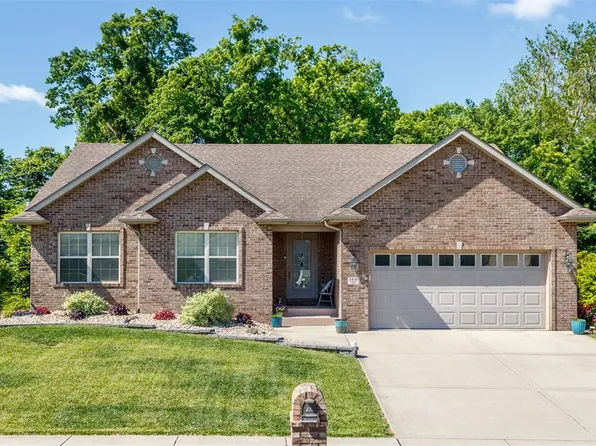 2420 Calico Ln, Maryville, IL 62062