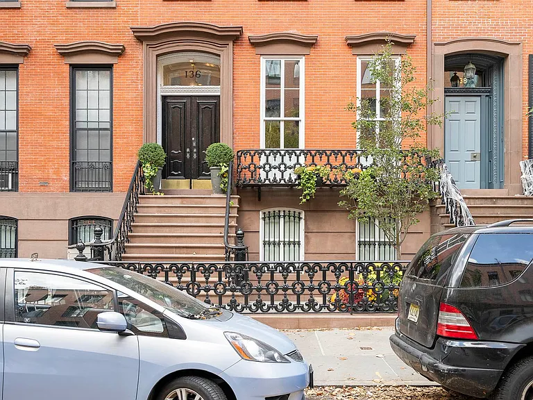 136 W 11th St #3 — Photo 1