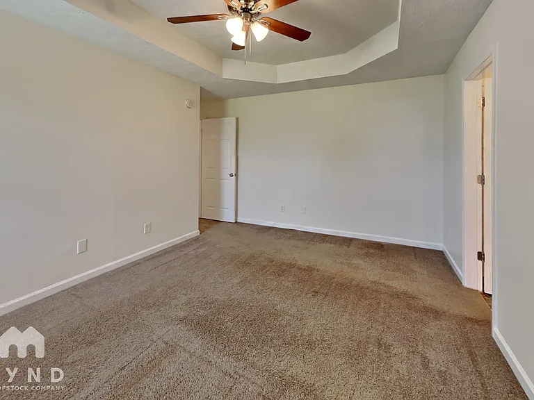 2401 Pinyon Dr — Photo 8