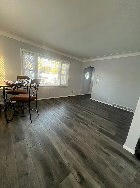 2 bed, 670 sqft, $800 — Photo 2