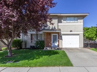702 S 45th Ave #2, Yakima, WA 98908