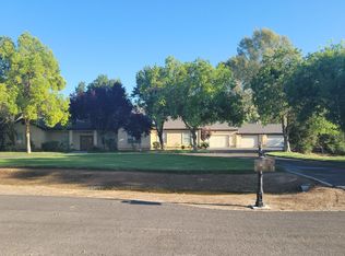 12179 E Cortland Ave, Sanger, CA 93657