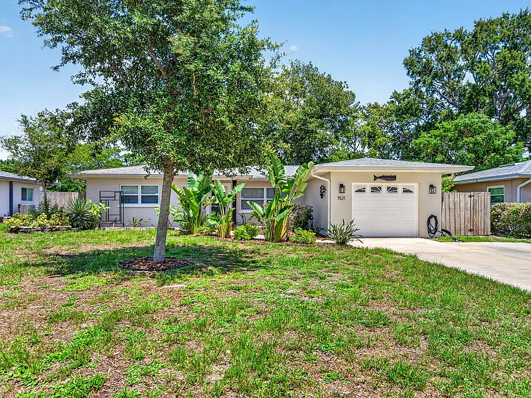 1521 San Roy Dr — Photo 2